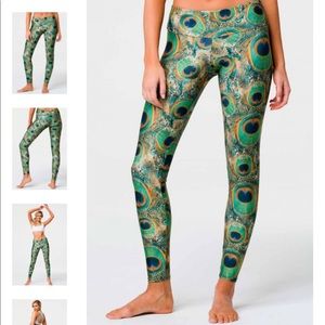 Onzie peacock leggings
